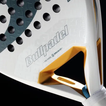 Ракетка для падела BULLPADEL Pearl 26, 493804, для профессионалов, карбон, бело-серый за 35&nbsp;929.50 ₽ купить в Грозном